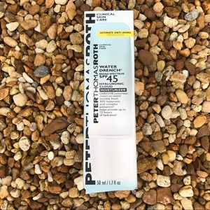 Peter Thomas Roth
Water Drench Broad Spectrum SPF 45 Hyaluronic moisturizer